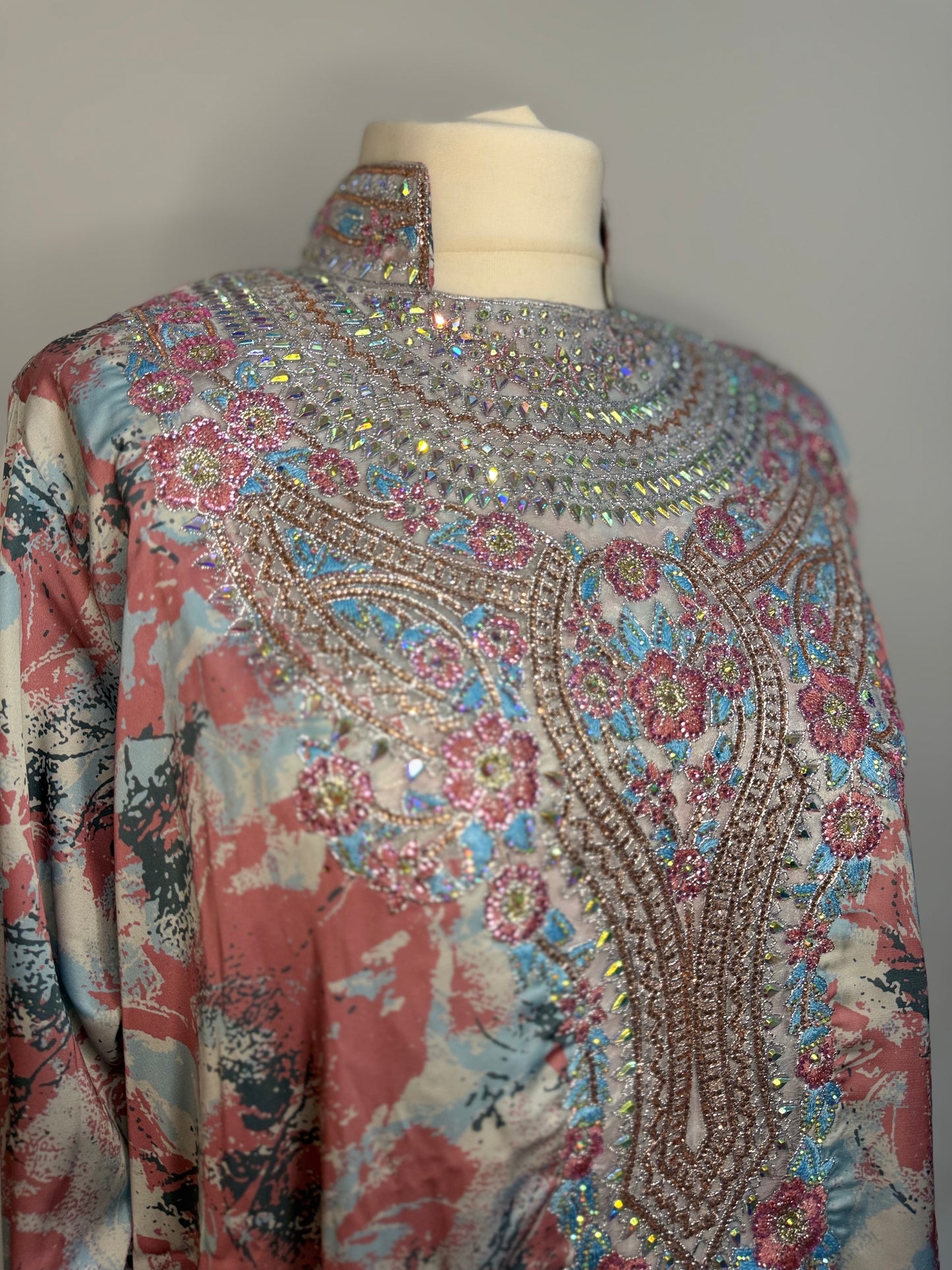 Anissa in pink High neck mkhawer