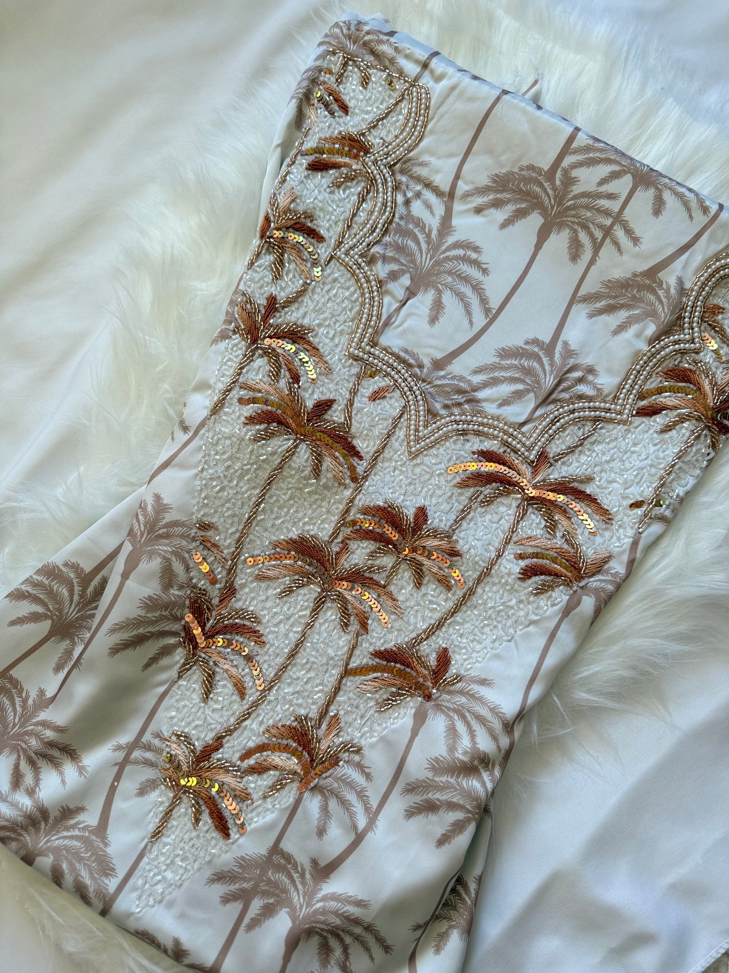 Oasis in white