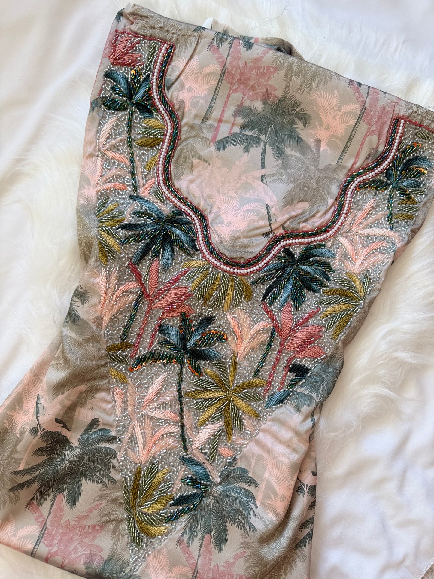 Oasis in beige