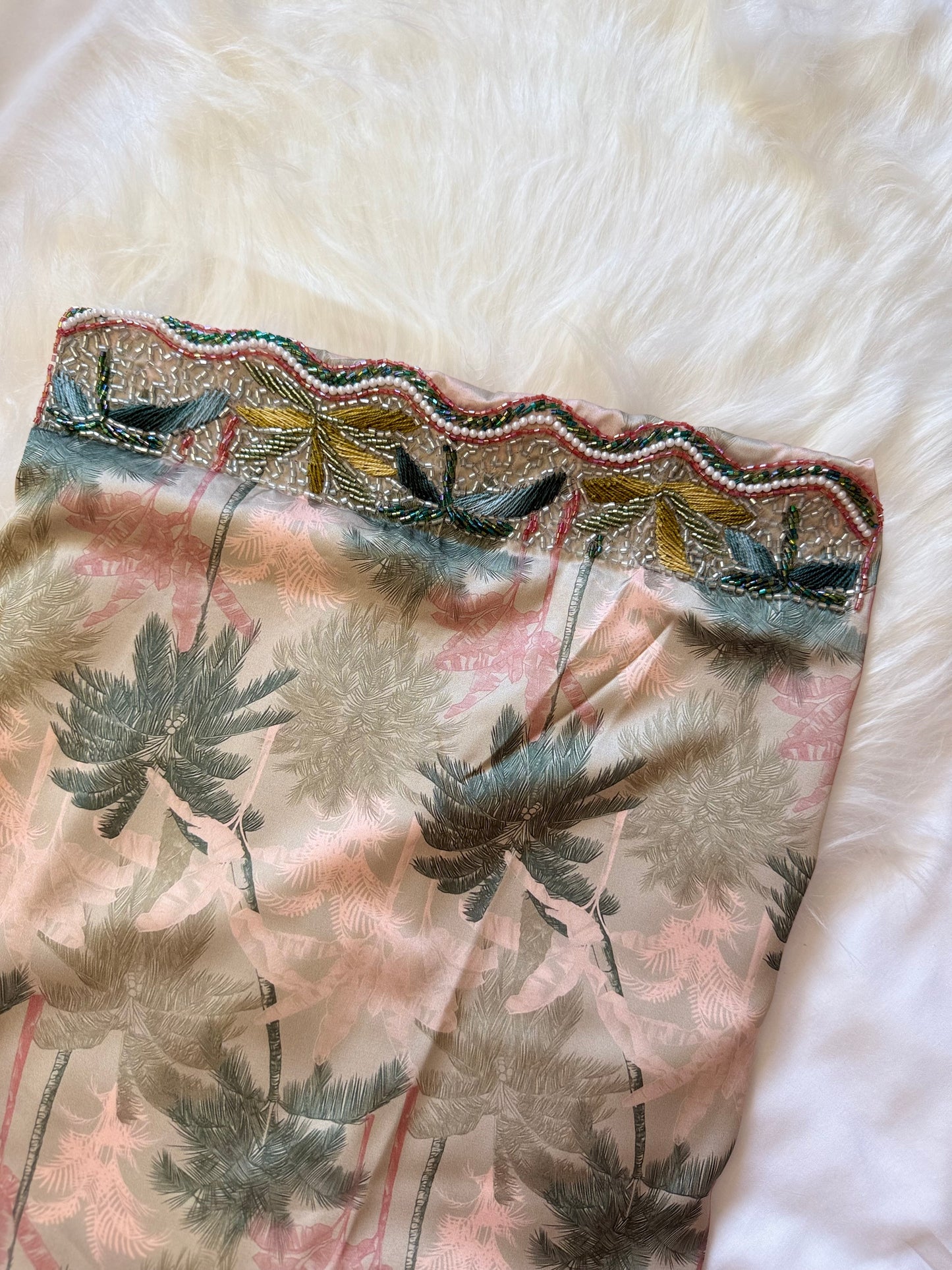 Oasis in beige