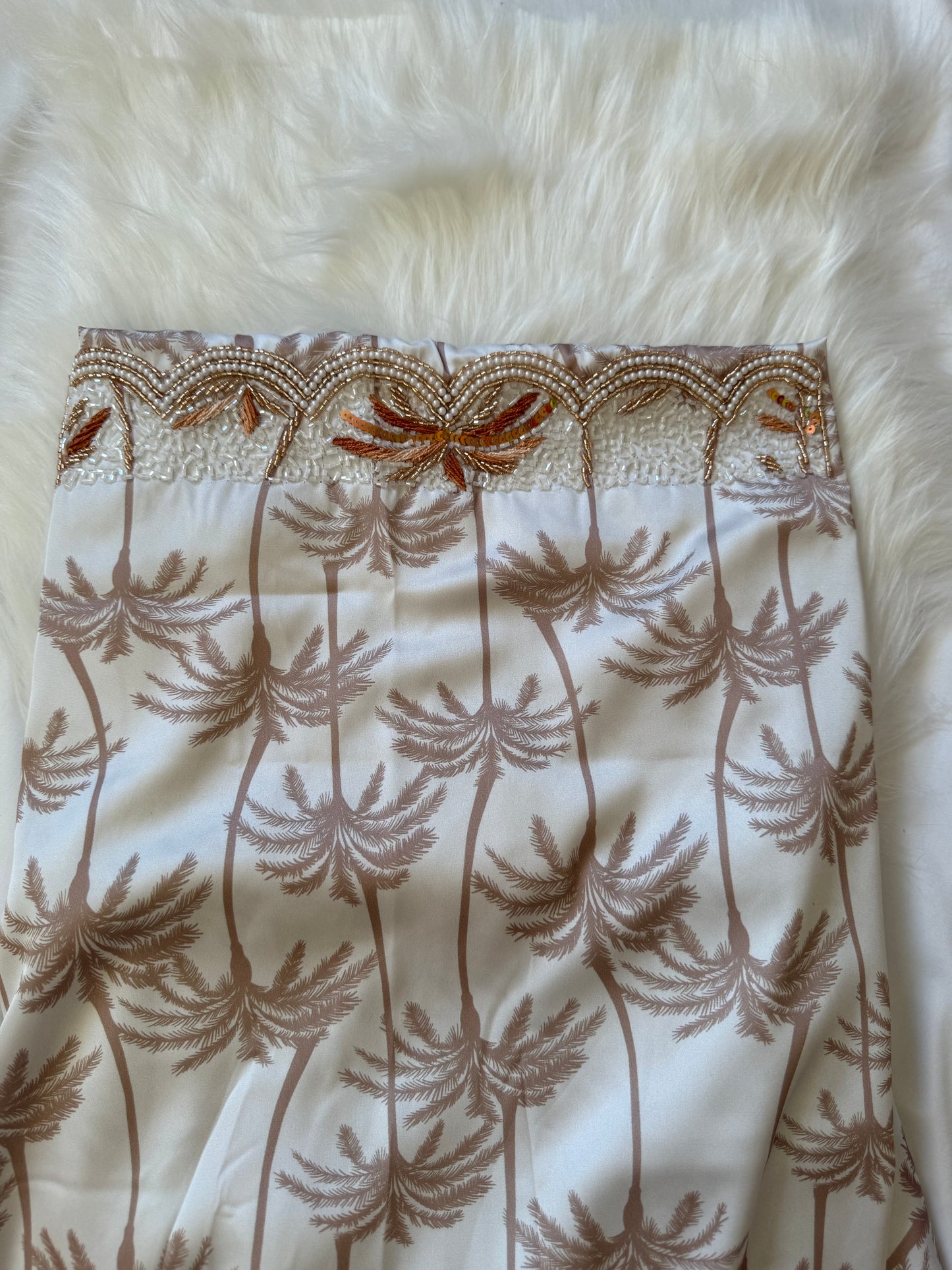 Oasis in white