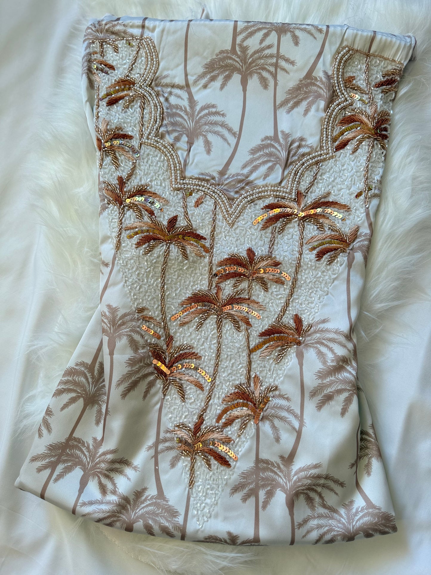Oasis in white