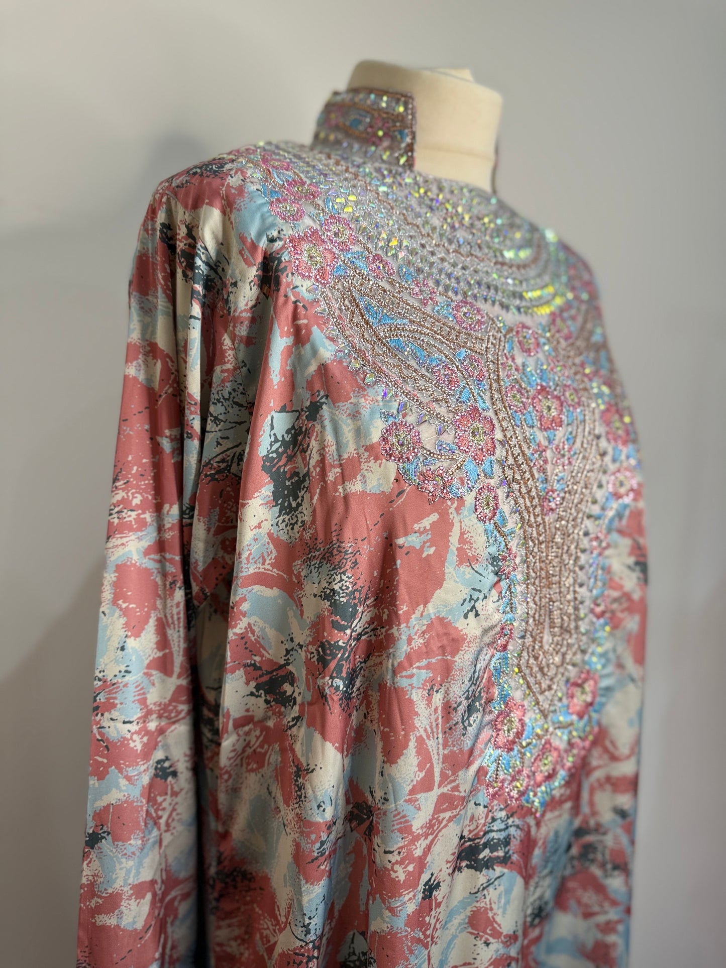 Anissa in pink High neck mkhawer