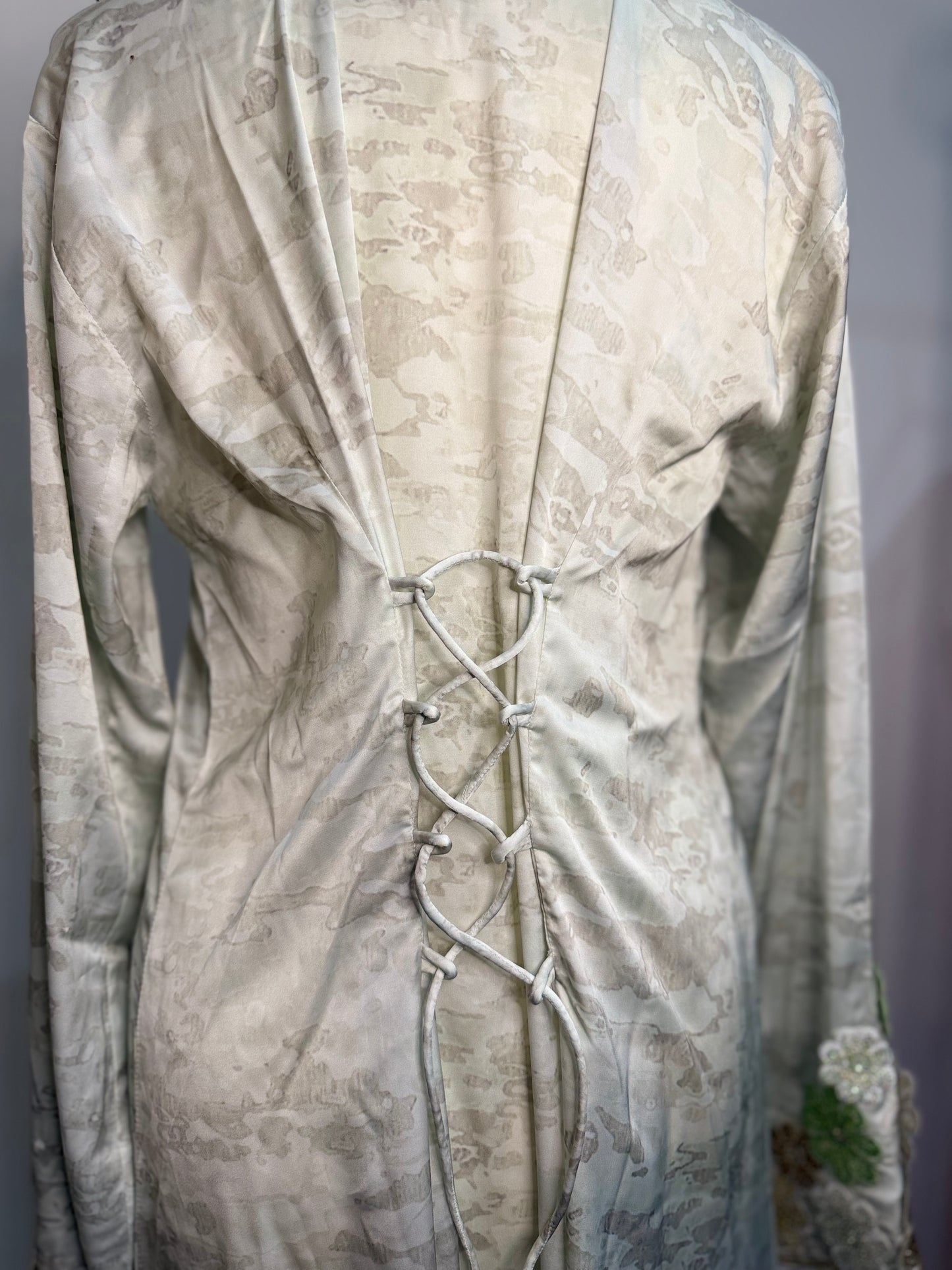 Corset flower