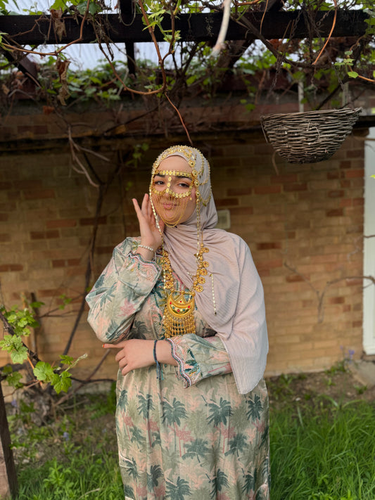 Oasis in beige