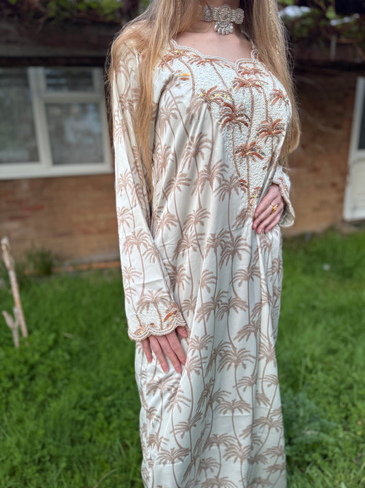 Oasis in white
